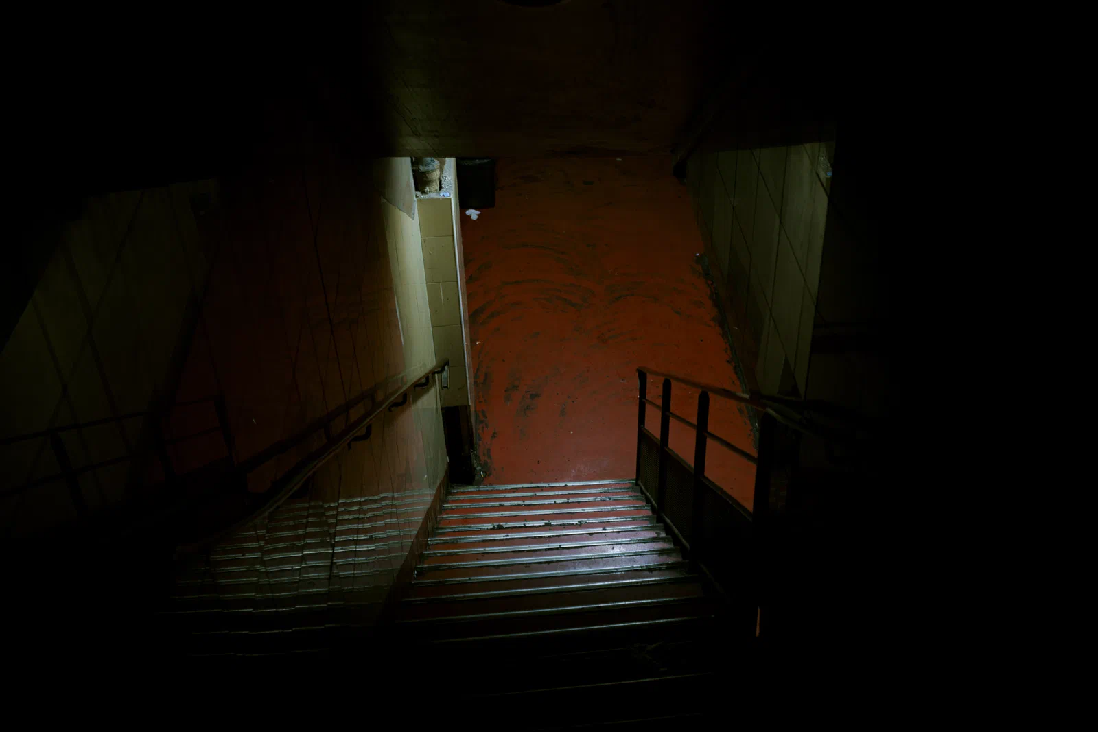 descendre sous terre